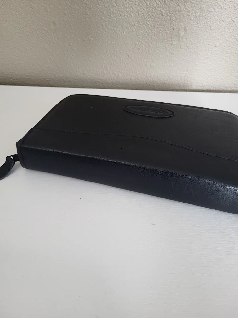 Case Logic CD Case Binder Holds 48 Discs Black Faux Leather Zip Around